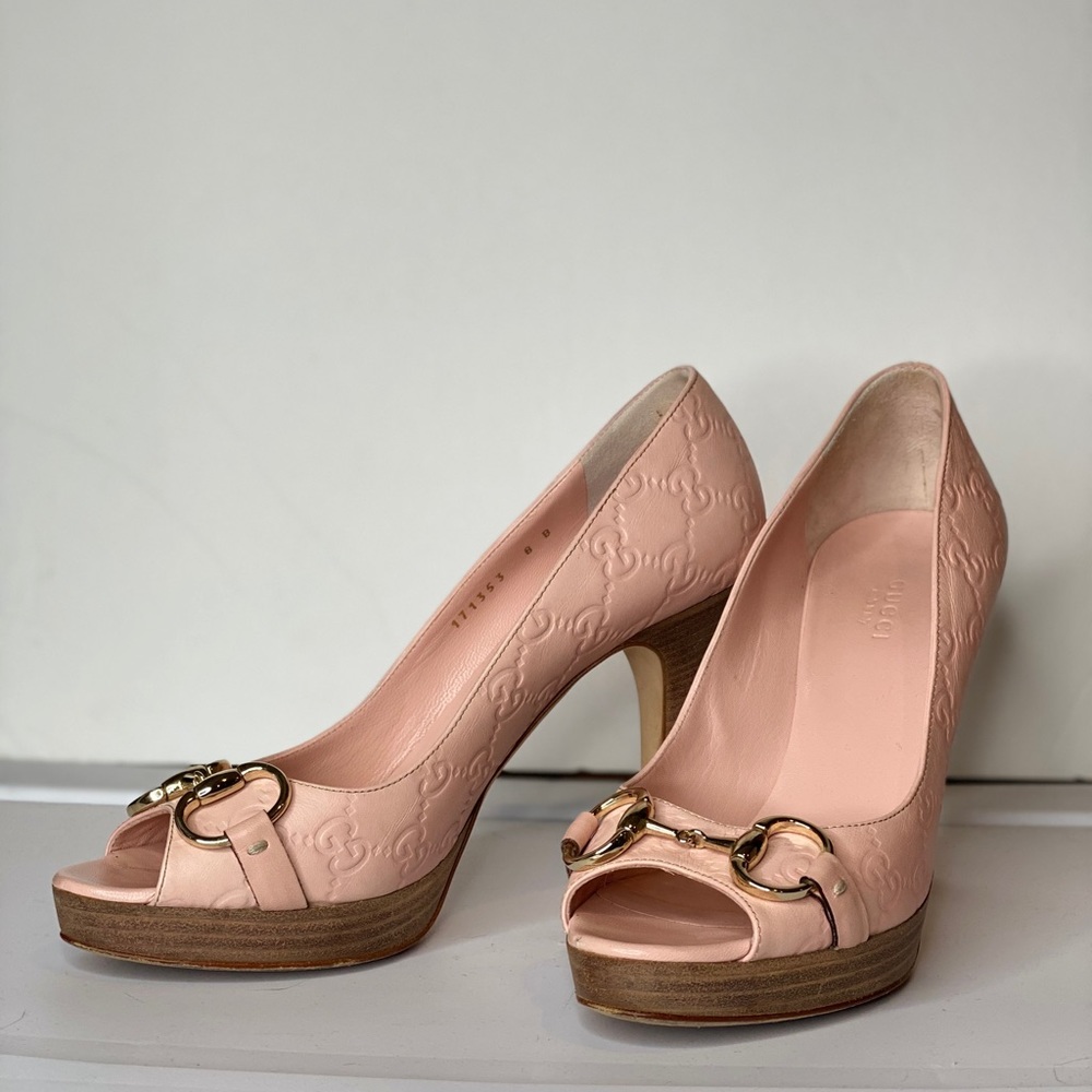 Gucci Pink Peep toe Pumps